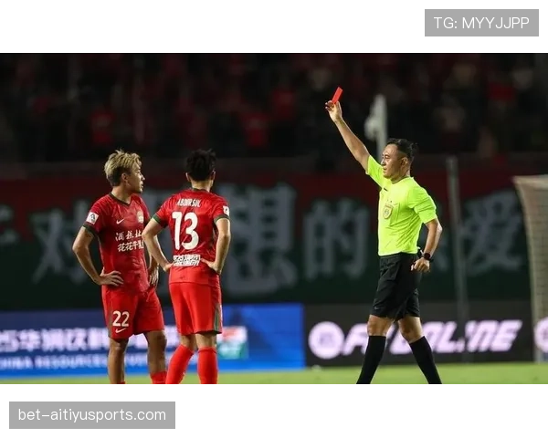 拉莫斯高位逼抢压制对手防线，本赛季防守角色持续强化