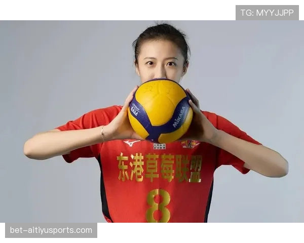 刚刷到丁霞的日常照，拎着菜篮子那一瞬，队长光环掉一地