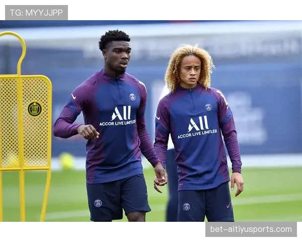 卡马文加与维拉蒂的控球风格差异：中场持球结构如何影响比赛控制？